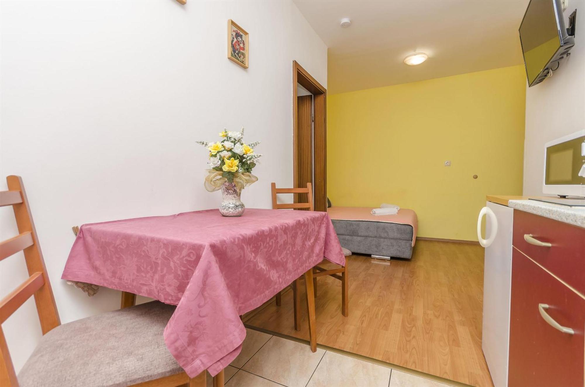 Apartments Rajka Водице Екстериор снимка
