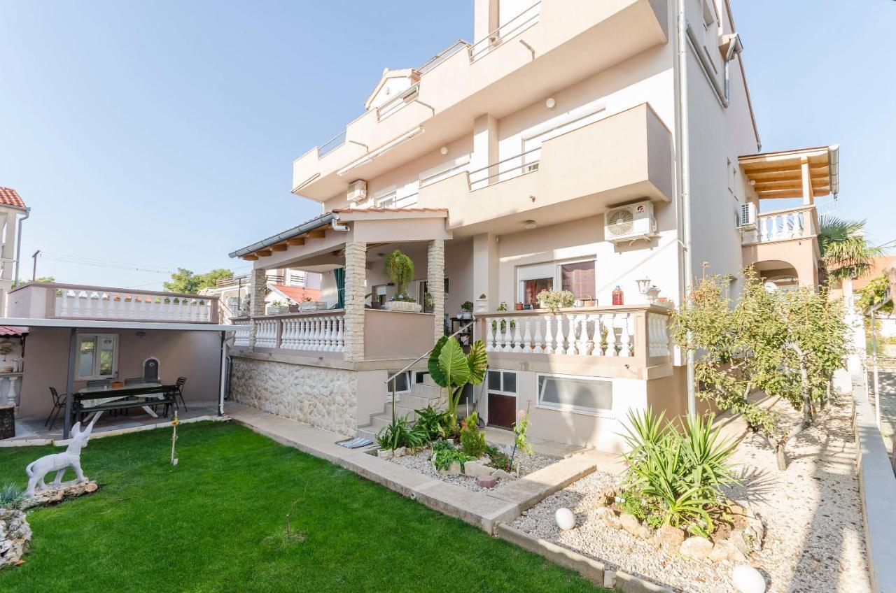 Apartments Rajka Водице Екстериор снимка